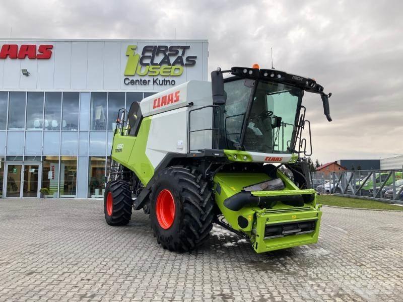 CLAAS TRION 650 コンバイン