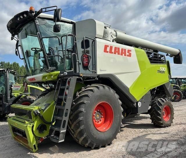 CLAAS TRION 530 コンバイン