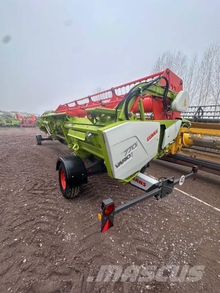 CLAAS TRION 530 コンバイン