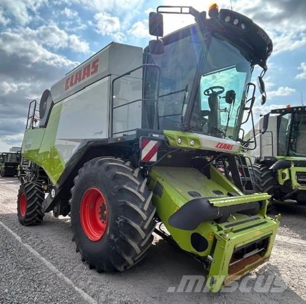 CLAAS TRION 530 コンバイン