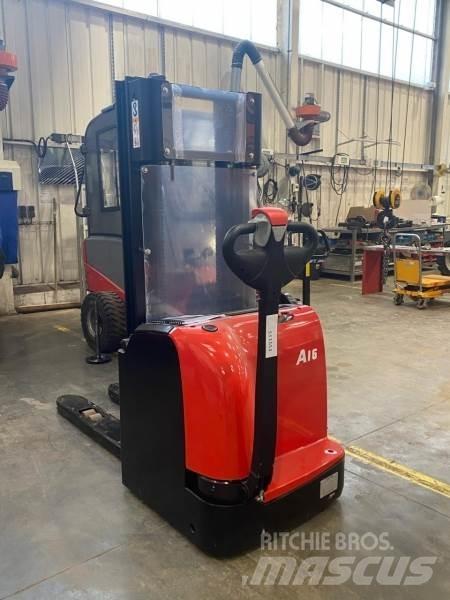 Manitou CDD12 AC1 自走式スタッカー