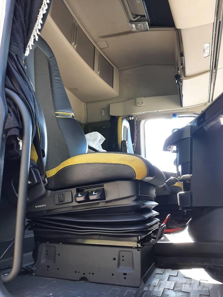 Volvo FH 16 木材トラック