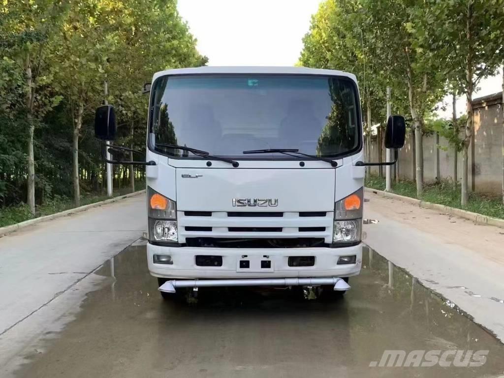 Isuzu ELF 4x2 給水車