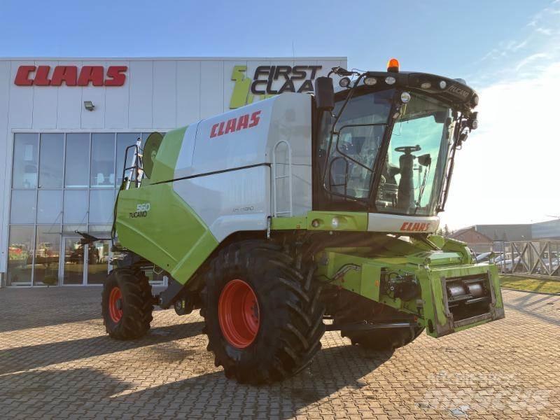 CLAAS TUCANO 560 コンバイン