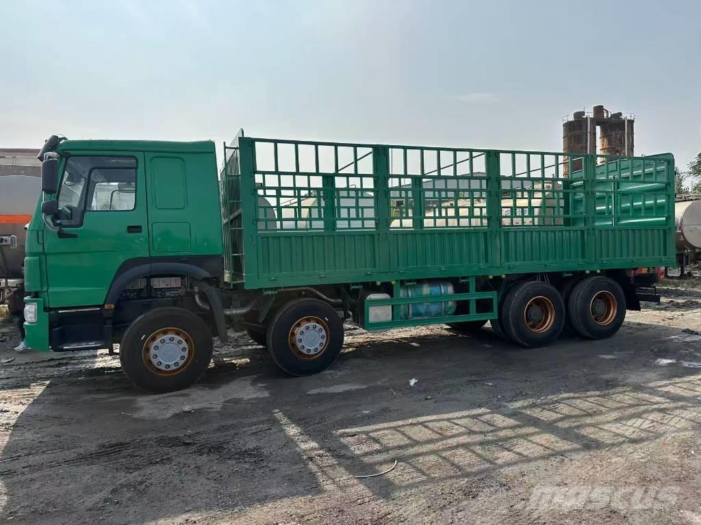 Sinotruk HOWO420hp 平ボディー