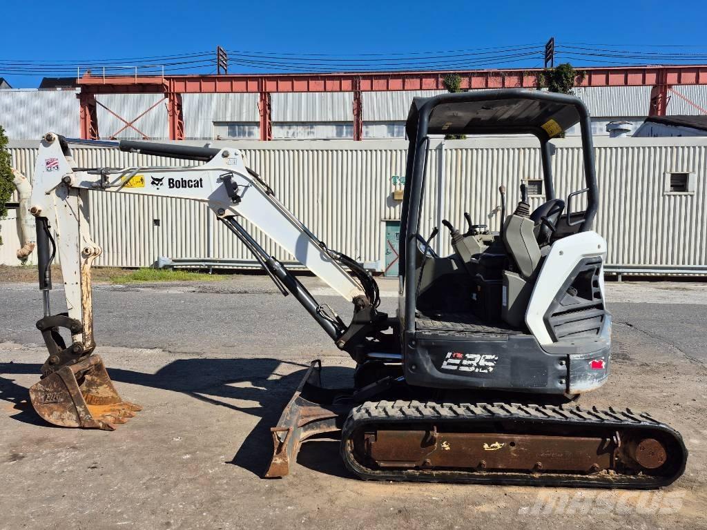 Bobcat E 35i ミニ油圧ショベル 7t以下（ミニユンボ・ミニディガー）