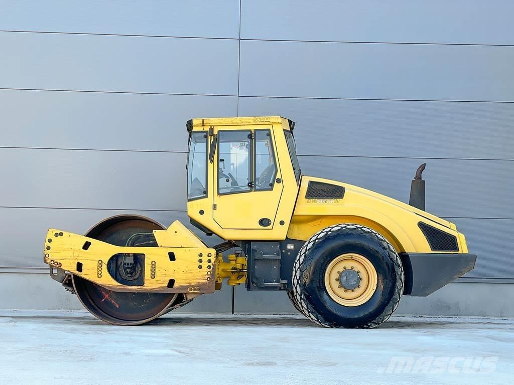 Bomag BW 213 DH-4 振動ローラ