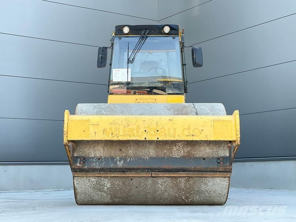 Bomag BW 213 DH-4 振動ローラ