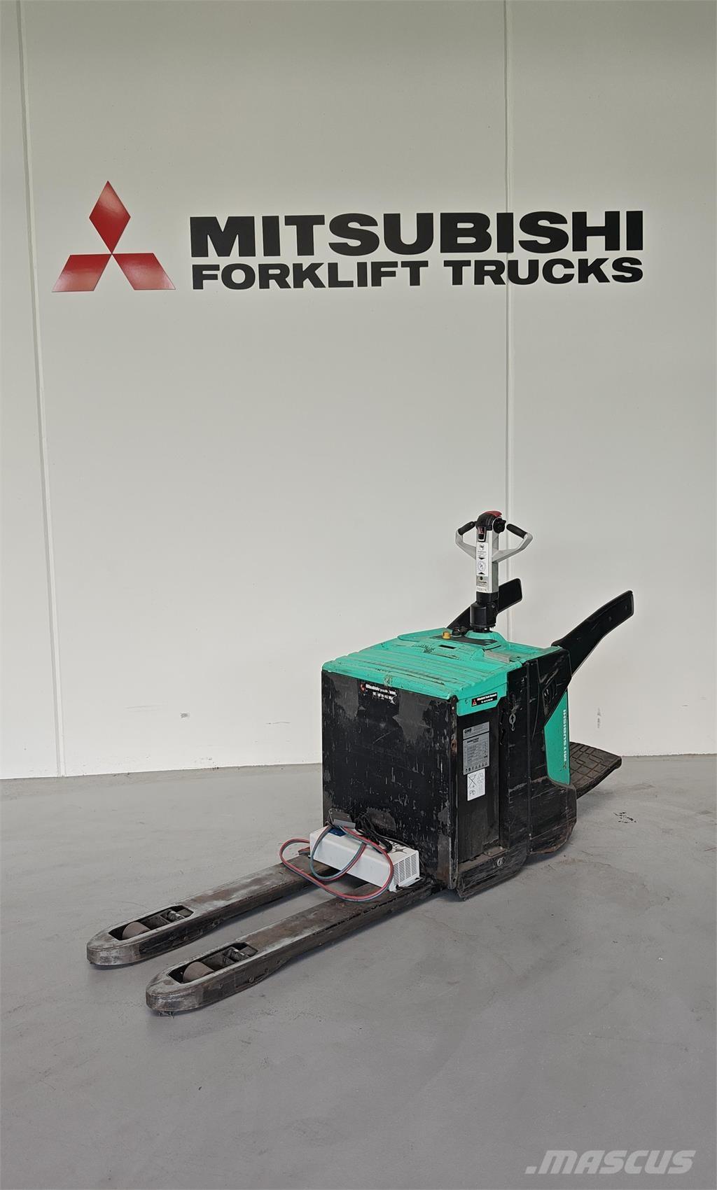 Mitsubishi PBV20N2 プラットホームトラック