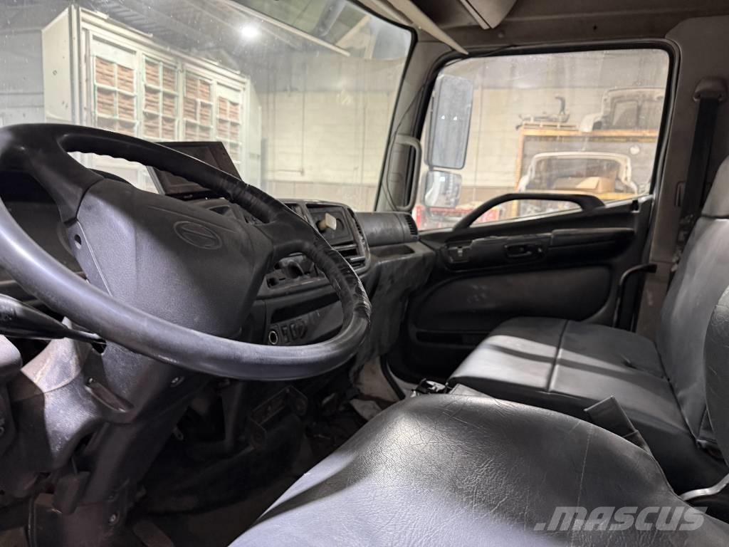 Hino 338 塵芥車、パッカー車