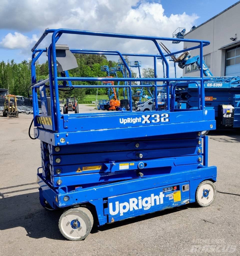UpRight X32N シザースリフト