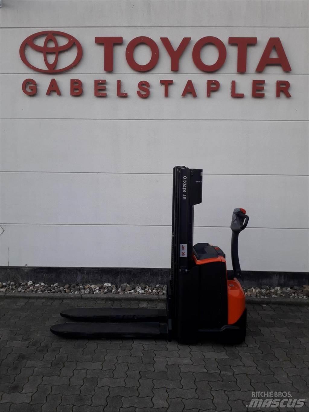 Toyota SWE120 ウォーキンフォークリフト