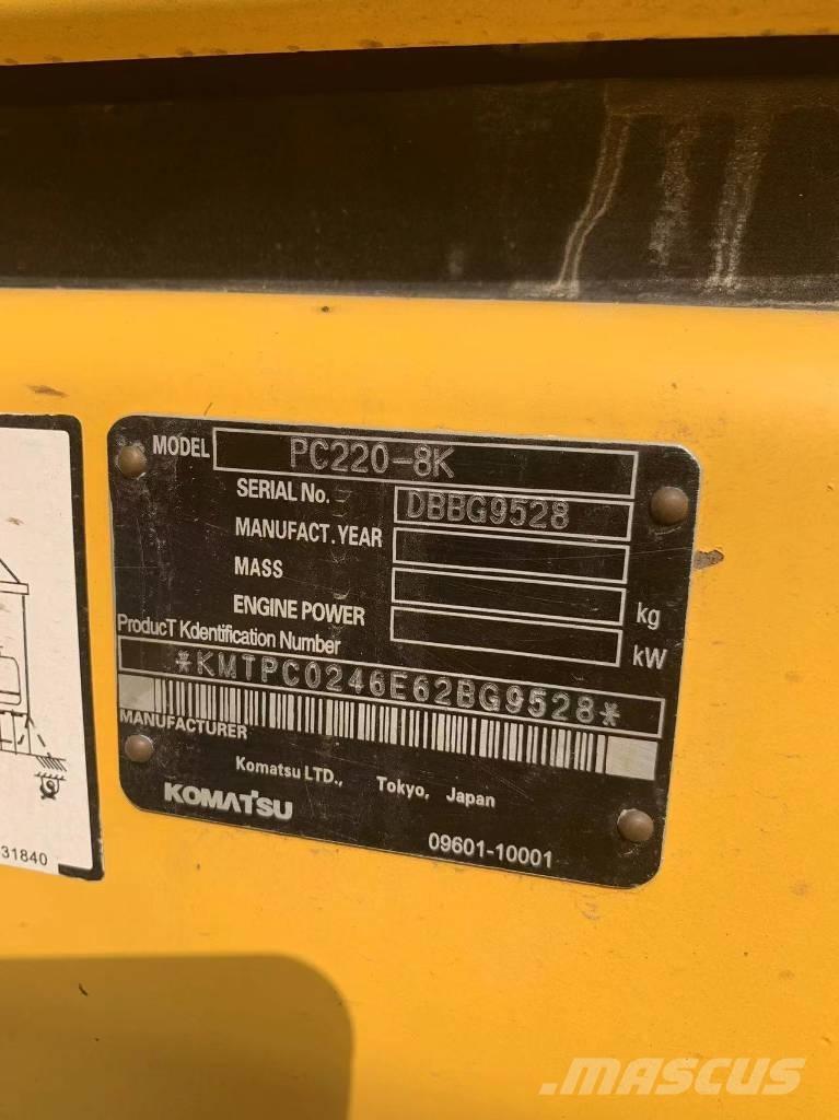 Komatsu PC 220-8 中型油圧ショベル 7ｔ-12ｔ（ユンボ・パワーショベル・バックホー）