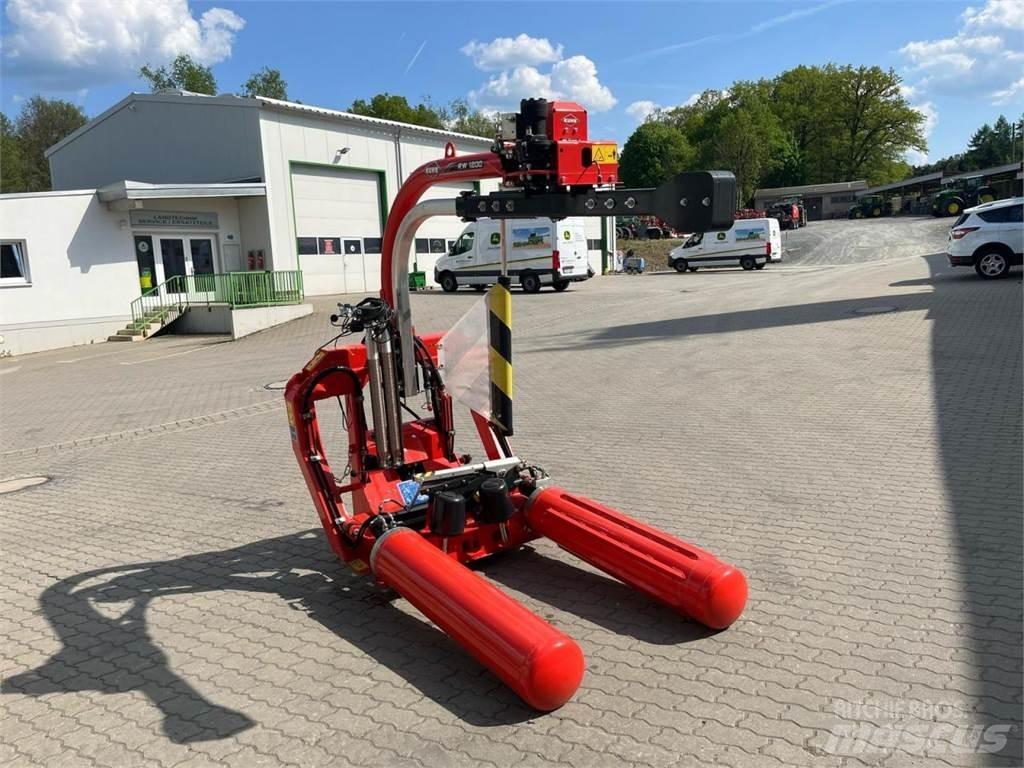 Kuhn RW 1200 C ラッピングマシーン