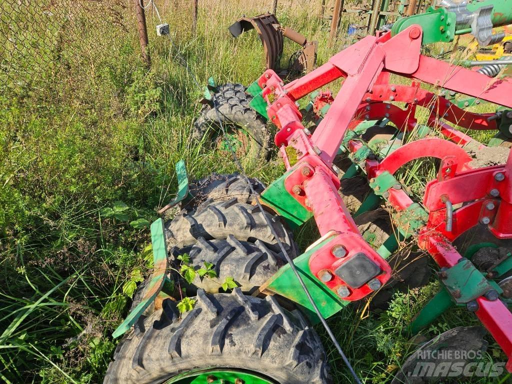 Unia Cross L 300 チゼルプラウ