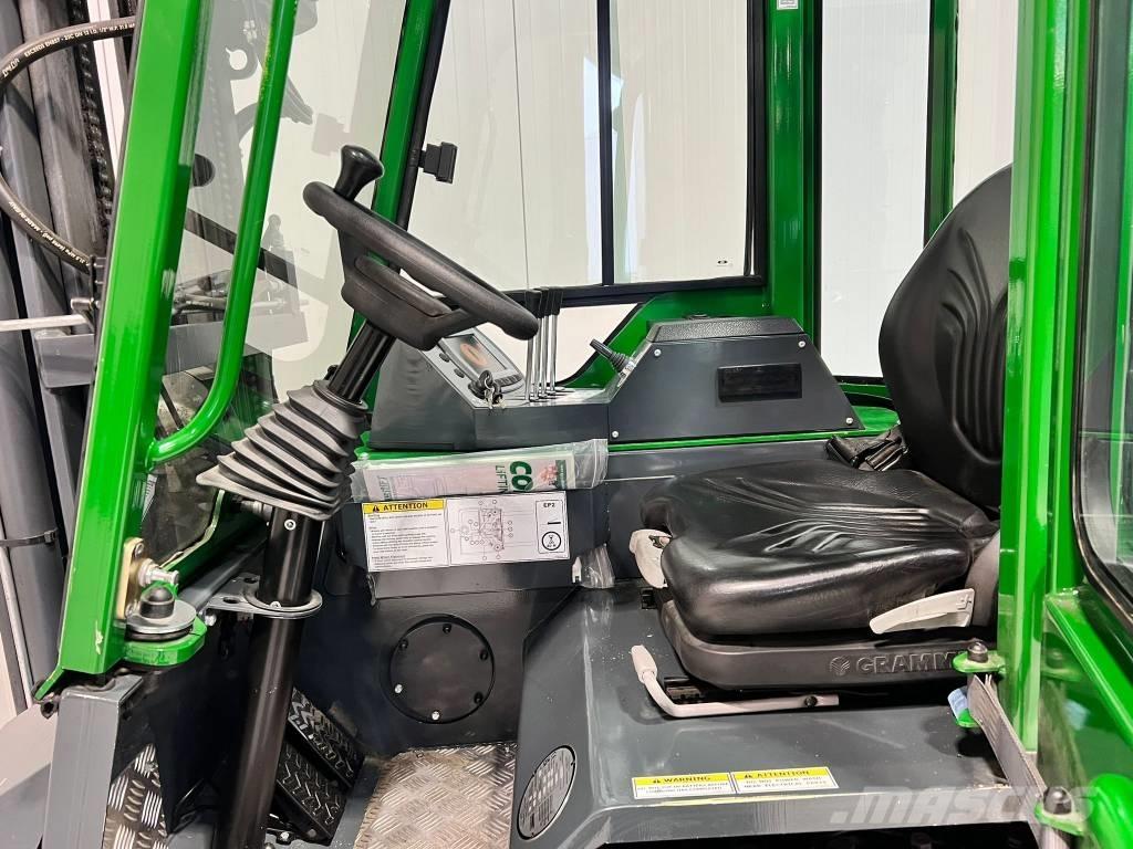 Combilift CBE2500 全方向リーチ型フォークリフト