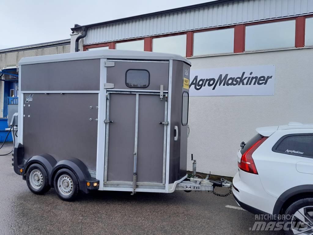 Ifor Williams HB 506 家畜輸送用トレーラー