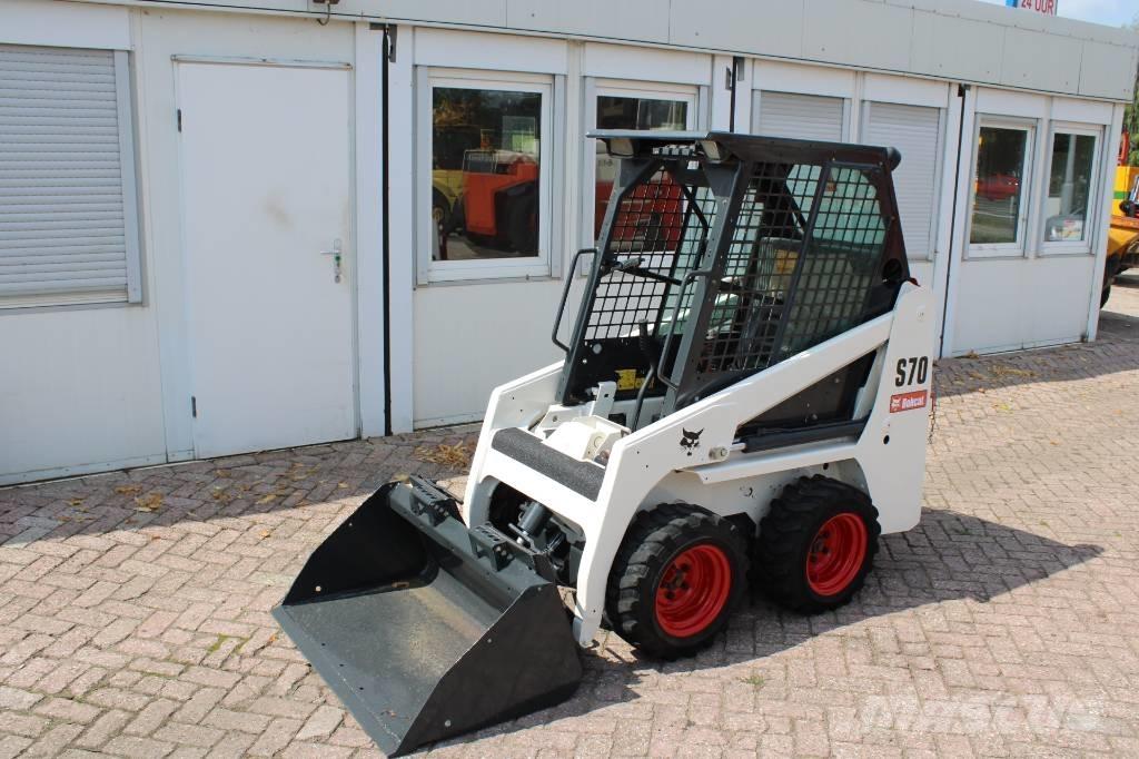 Bobcat S 70 スキッドステアローダー