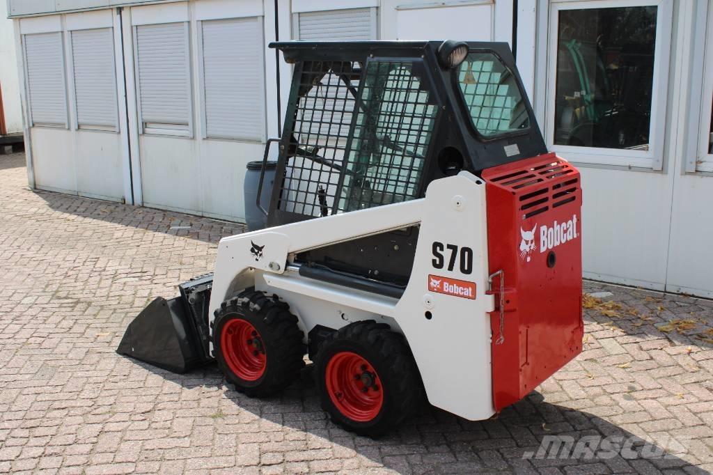 Bobcat S 70 スキッドステアローダー