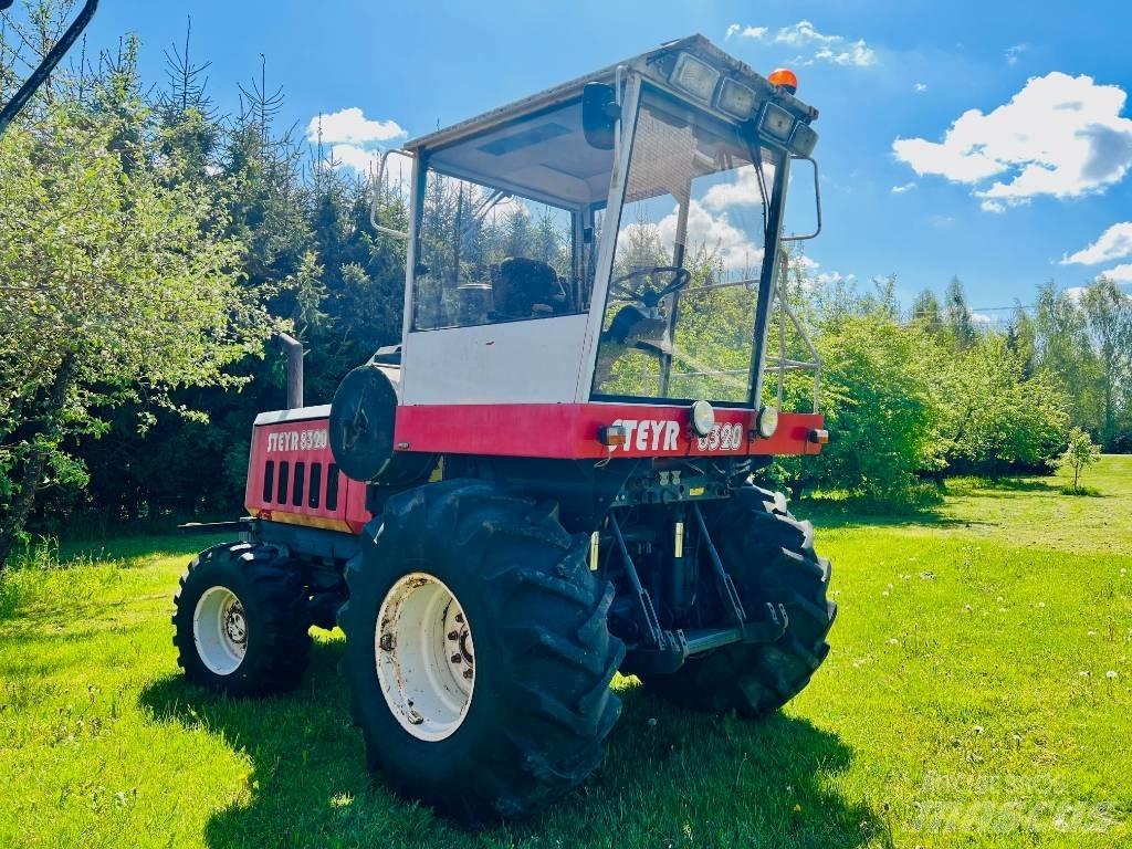 Steyr 8320 フォレージハーベスター