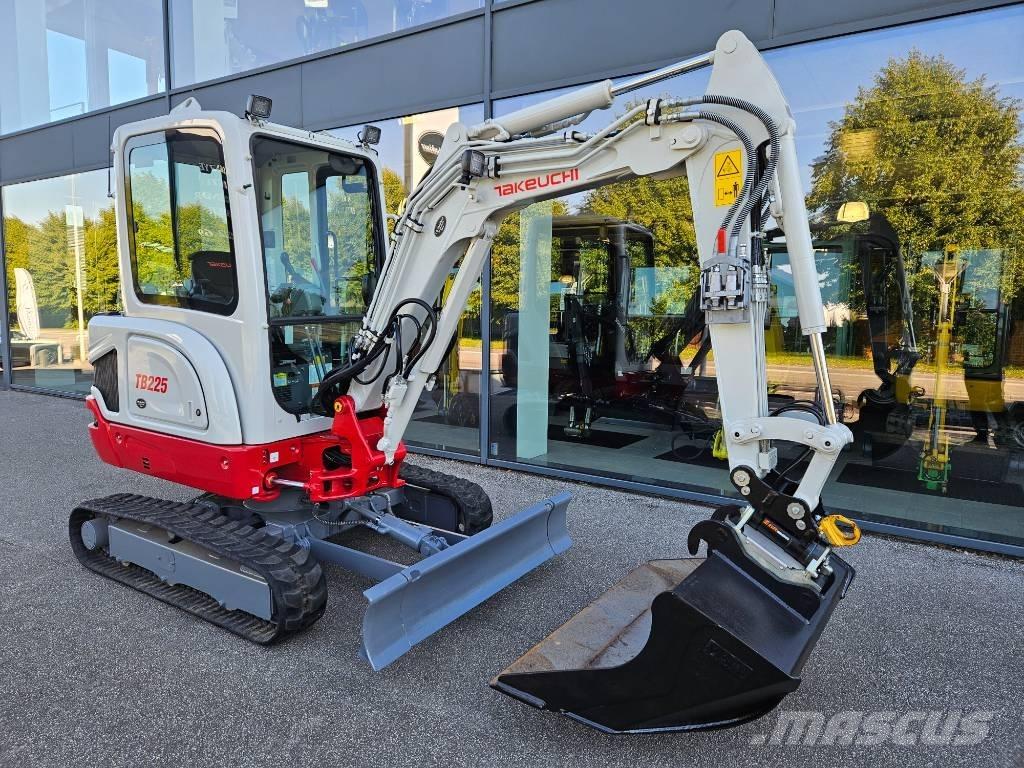 Takeuchi TB 225 ミニ油圧ショベル 7t以下（ミニユンボ・ミニディガー）