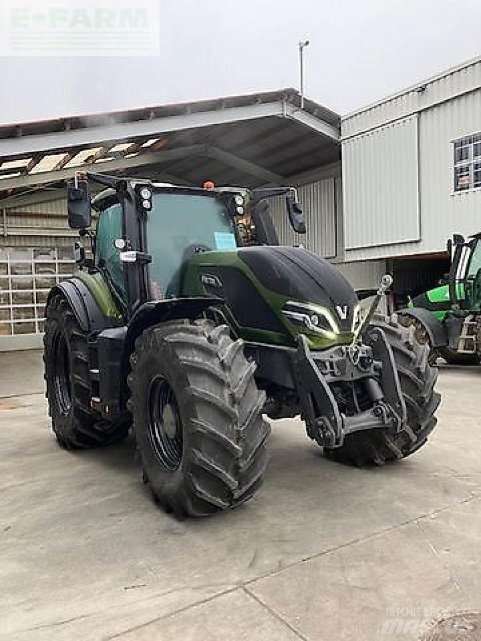 Valtra q305 トラクター