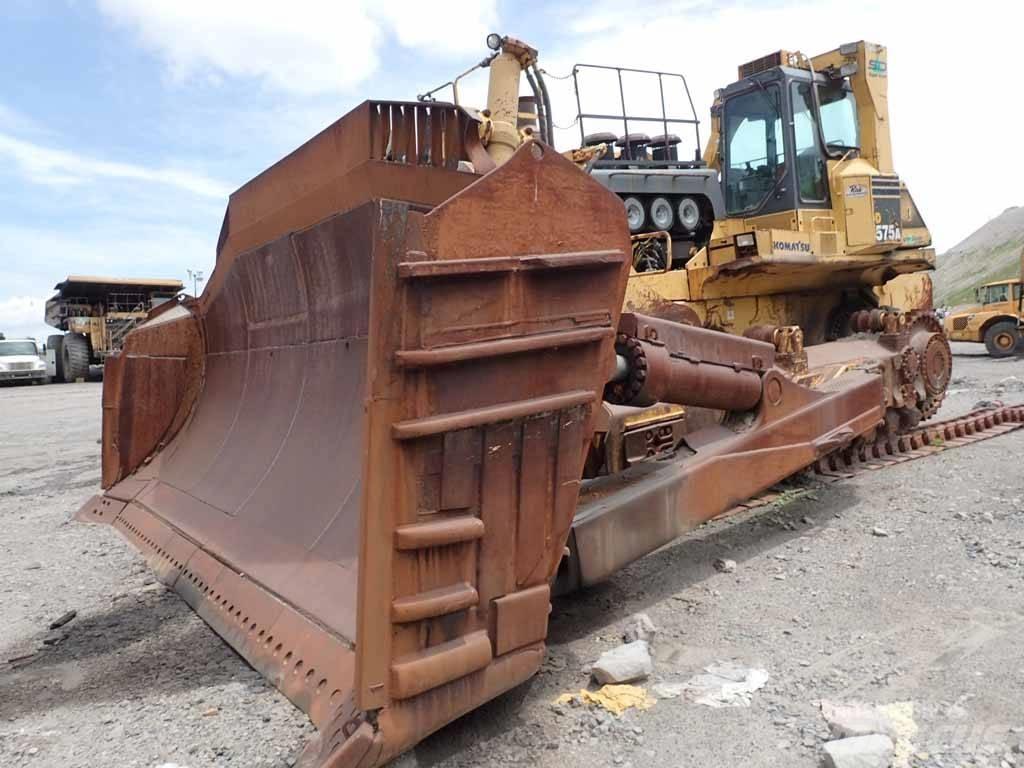 Komatsu D 575 A-3 ブルドーザー