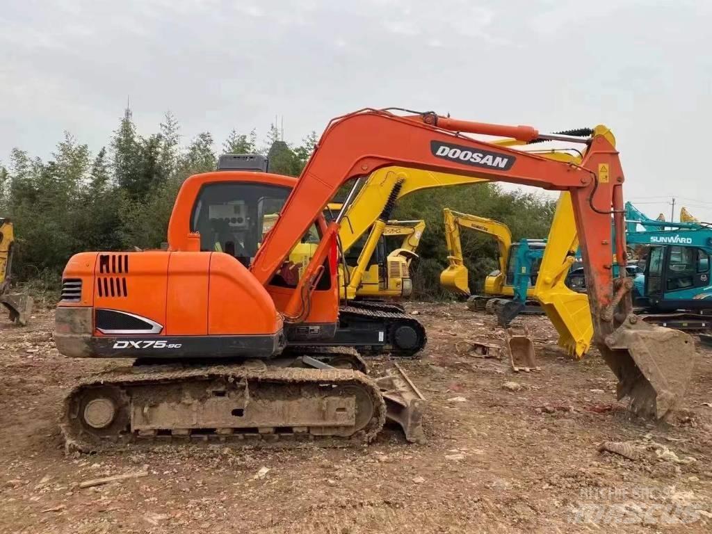 Doosan DX 75 大型油圧ショベル12t以上（パワーショベル・ユンボ）