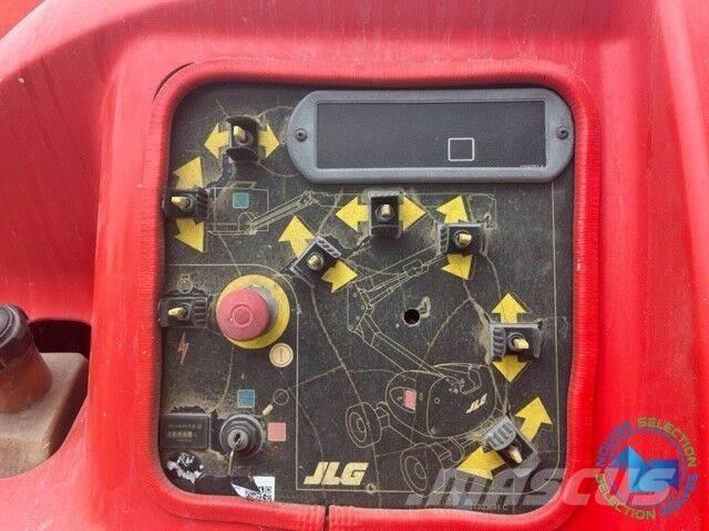 JLG 450AJ ブームリフト　屈伸型