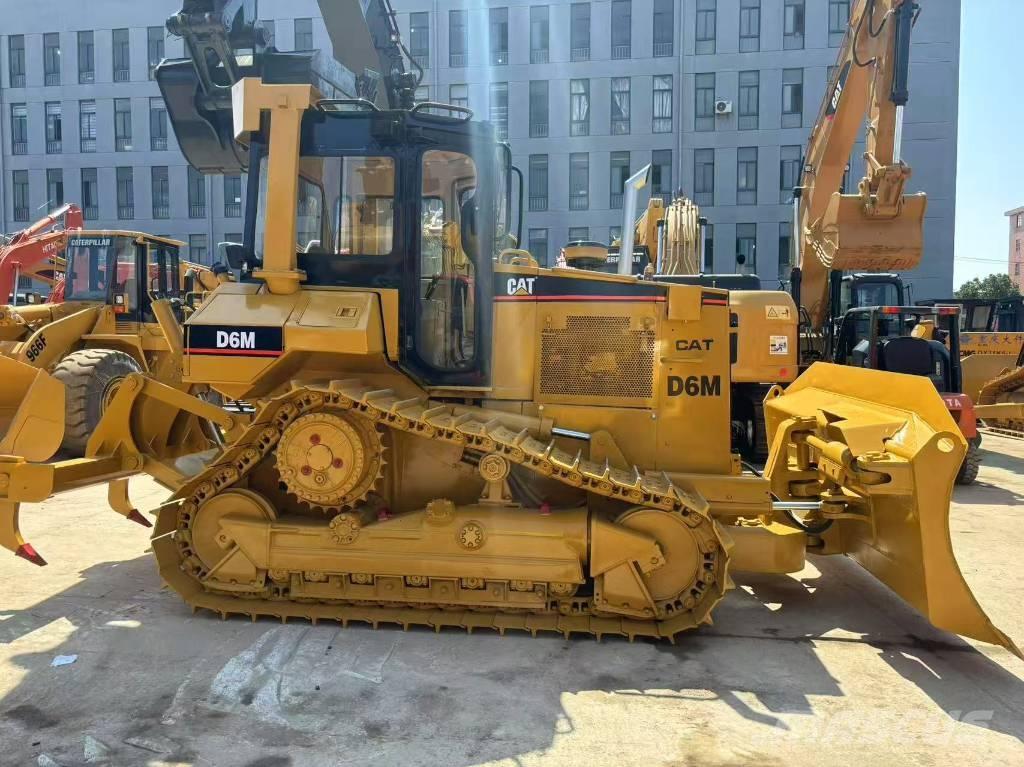 CAT D 6 M ブルドーザー