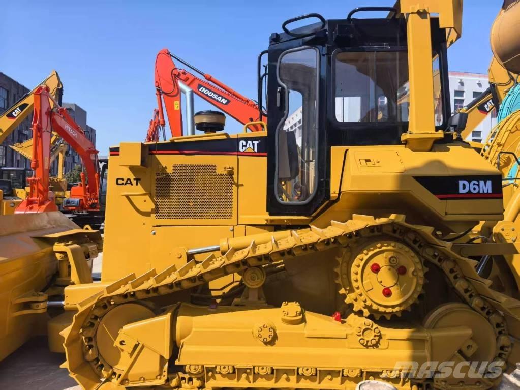 CAT D 6 M ブルドーザー
