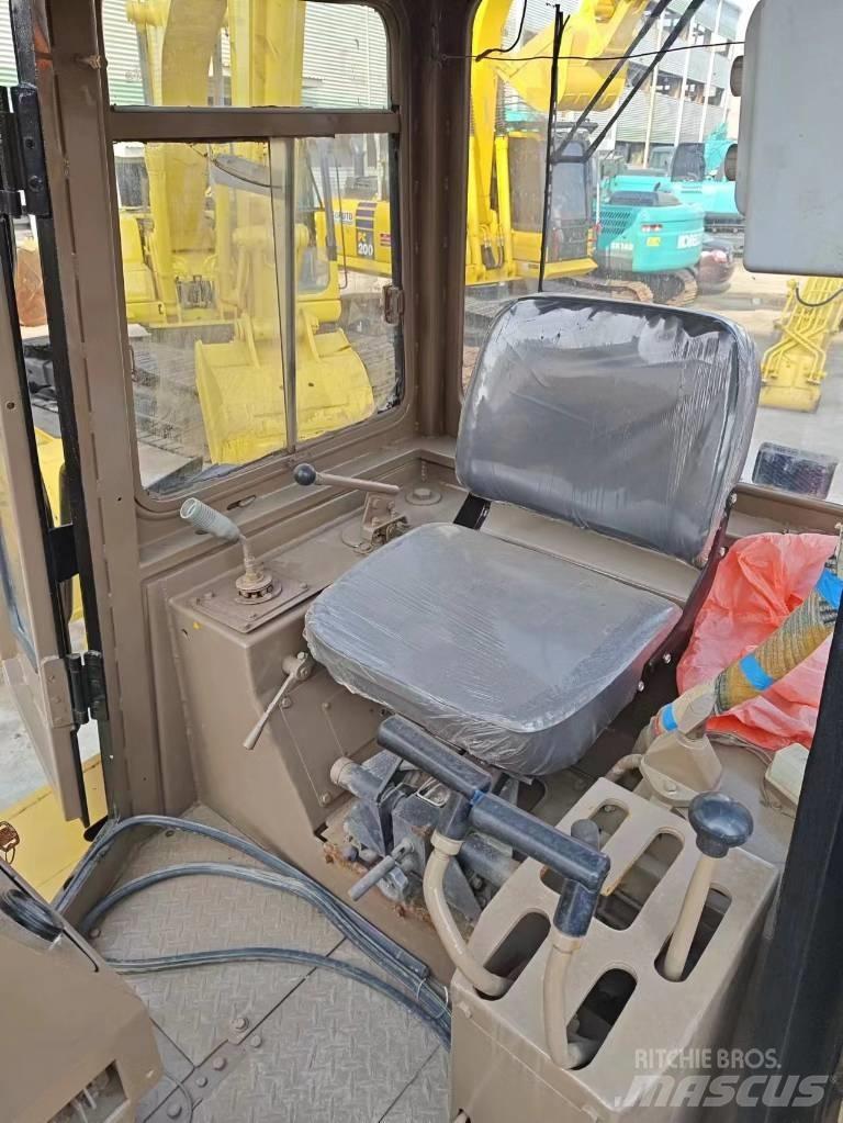 CAT D 6 G ブルドーザー