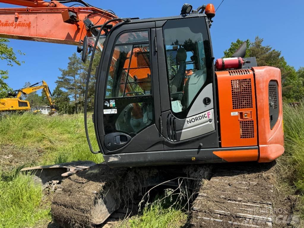 Hitachi ZX135USBL-6 大型油圧ショベル12t以上（パワーショベル・ユンボ）