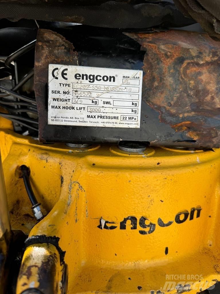 Wacker Neuson EW 100 ホイール式油圧ショベル（パワーショベル・ユンボ・バックホー）
