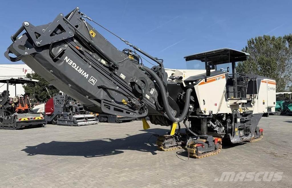 Wirtgen W 207 Fi アスファルトコールドミリングマシーン