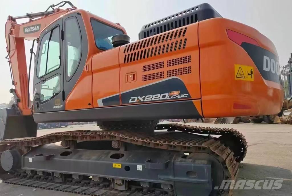 Doosan DX 220 大型油圧ショベル12t以上（パワーショベル・ユンボ）