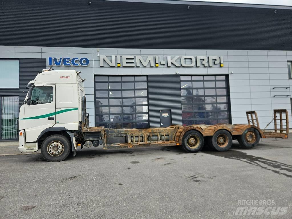 Volvo FH12 8x4 林業機械輸送トラック