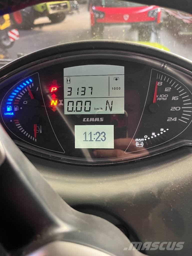 CLAAS AXION 960TT トラクター