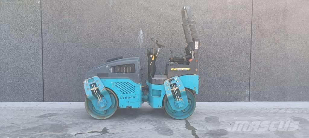 Bomag BW 100 AD-4 タンデムローラ