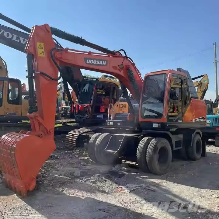 Doosan DX150W ホイール式油圧ショベル（パワーショベル・ユンボ・バックホー）