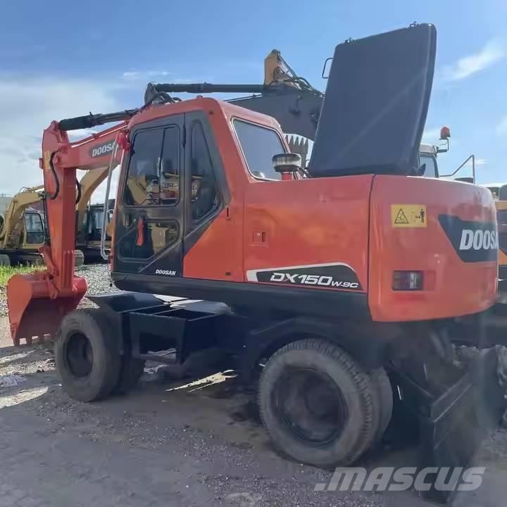 Doosan DX150W ホイール式油圧ショベル（パワーショベル・ユンボ・バックホー）