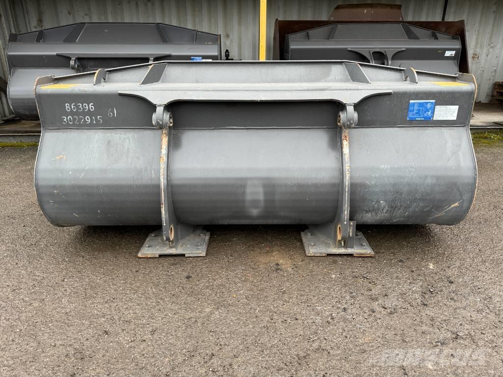 Volvo 1.6m Bucket バケット