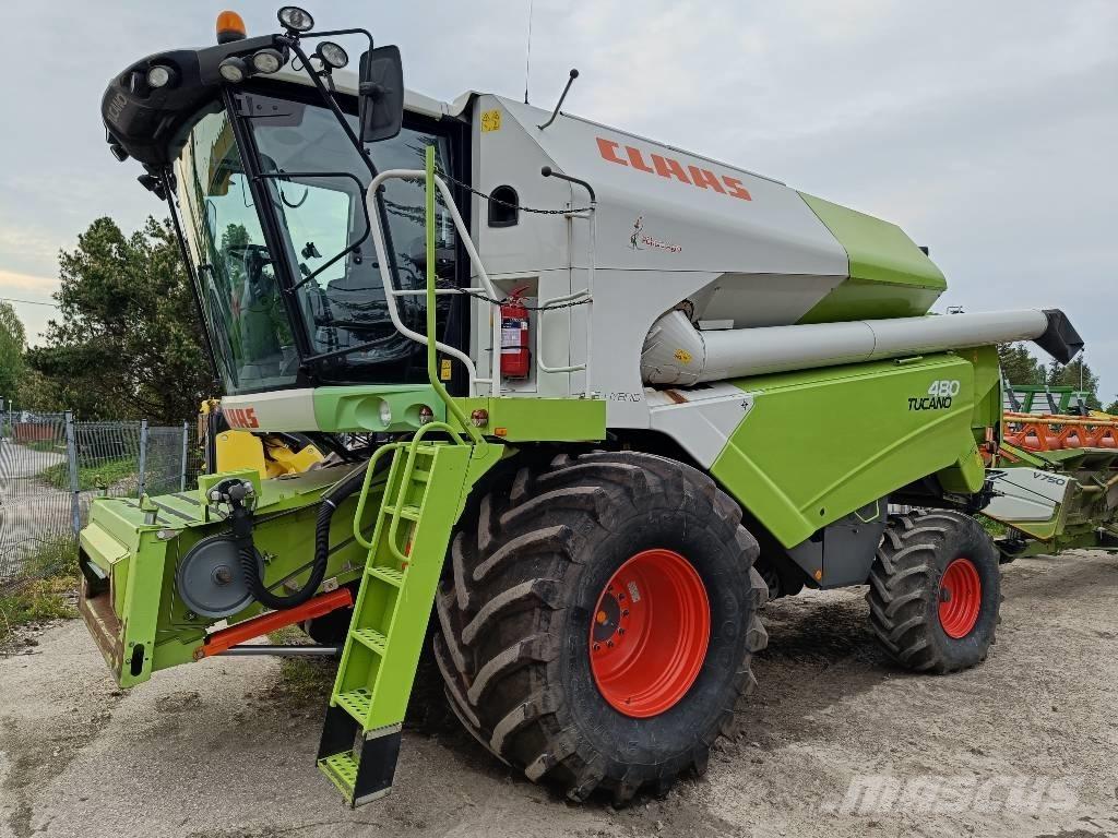 CLAAS Tucano 480 コンバイン