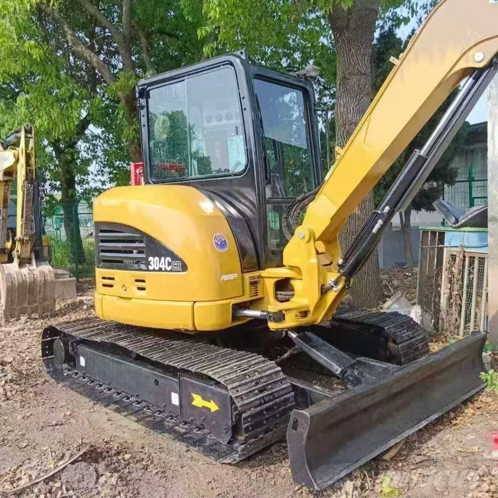 CAT 304 CR ミニ油圧ショベル 7t以下（ミニユンボ・ミニディガー）
