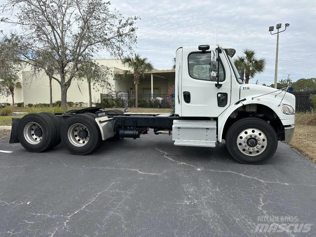 Freightliner M2 中古トラクターヘッド | トレーラーヘッド