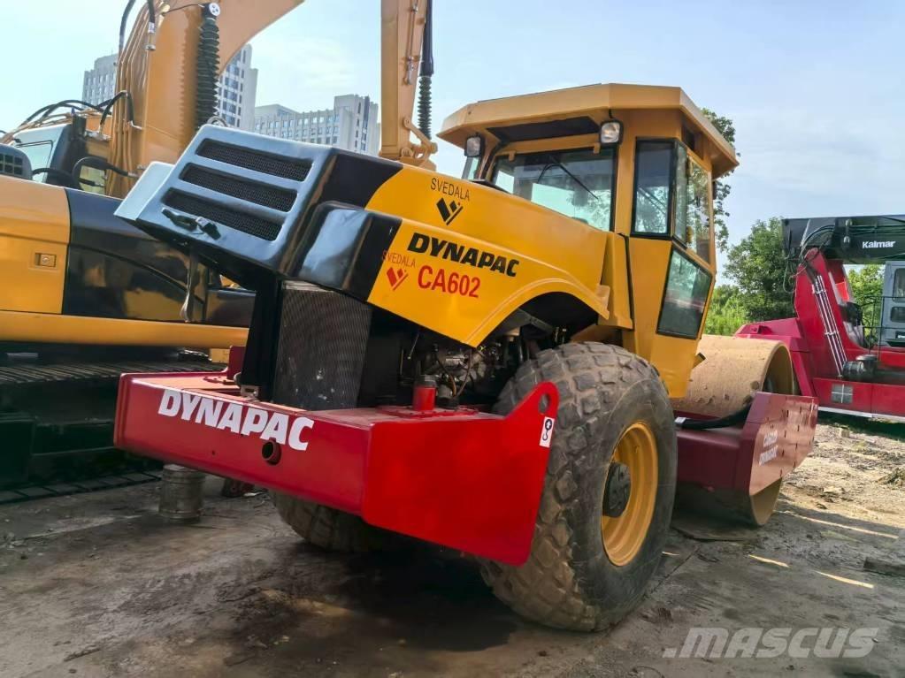 Dynapac CA 602 D 振動ローラ