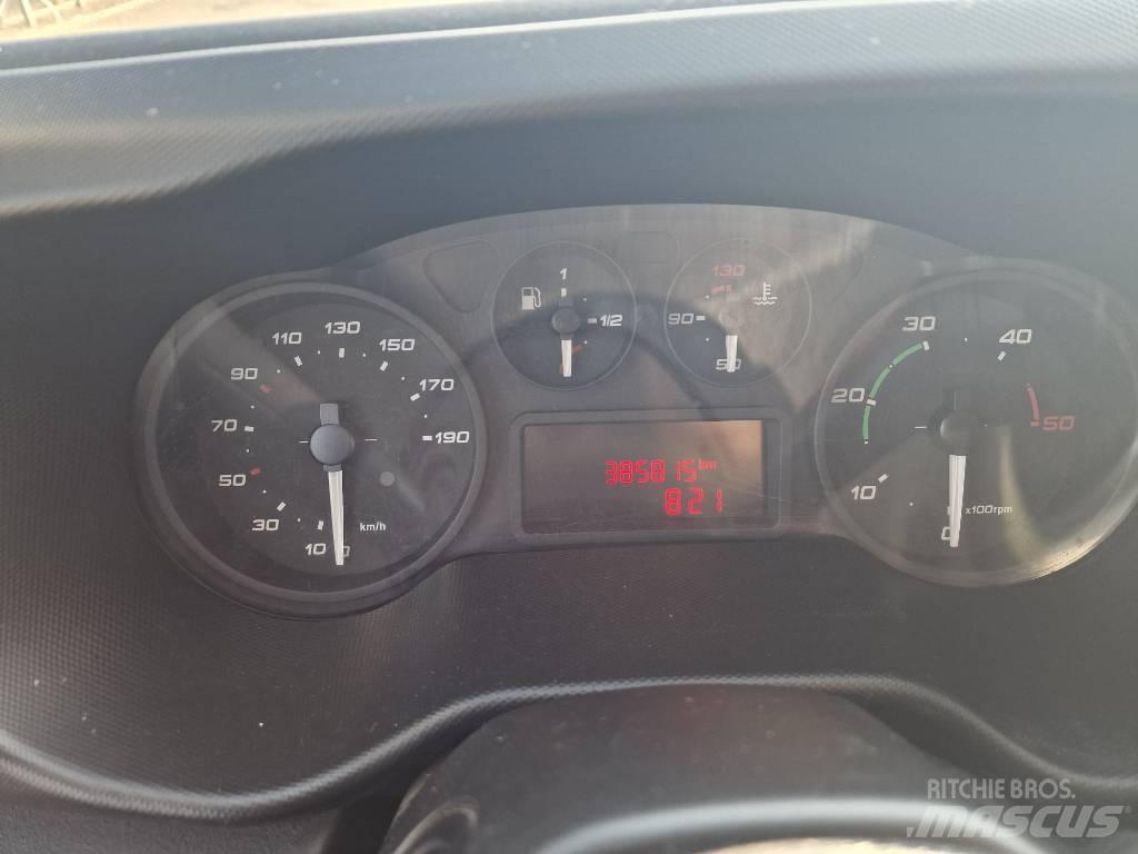 Iveco Daily 35 S11 パネルバン
