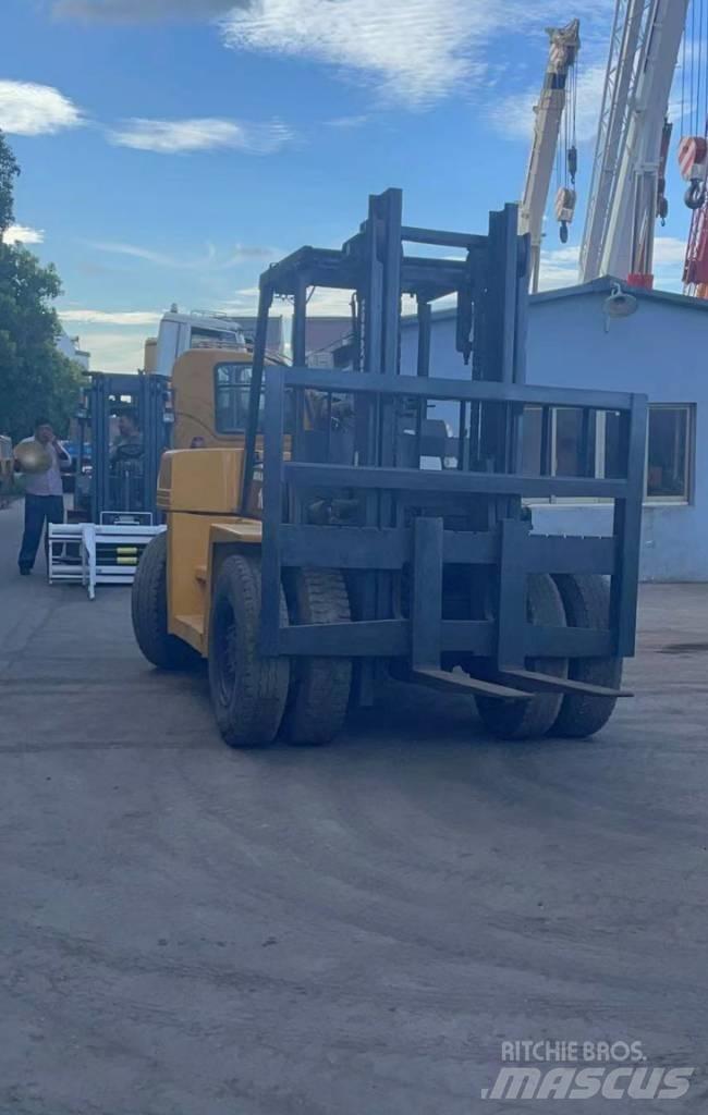 Komatsu 10 Ton ディーゼル・軽油