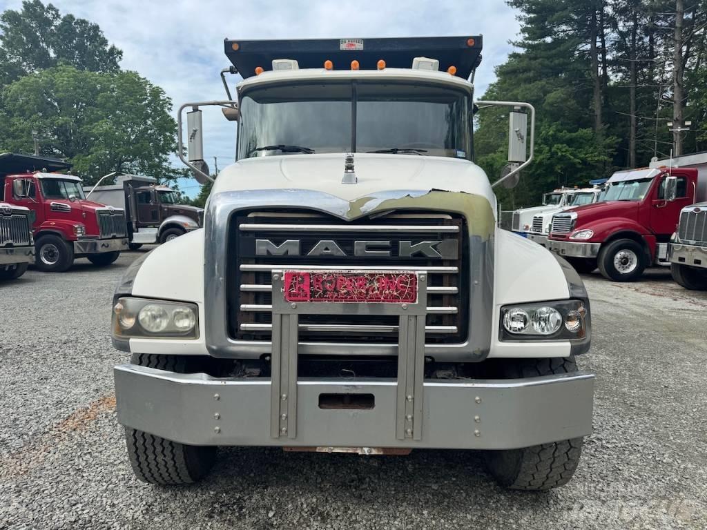 Mack Granite CTP 713 ダンプ