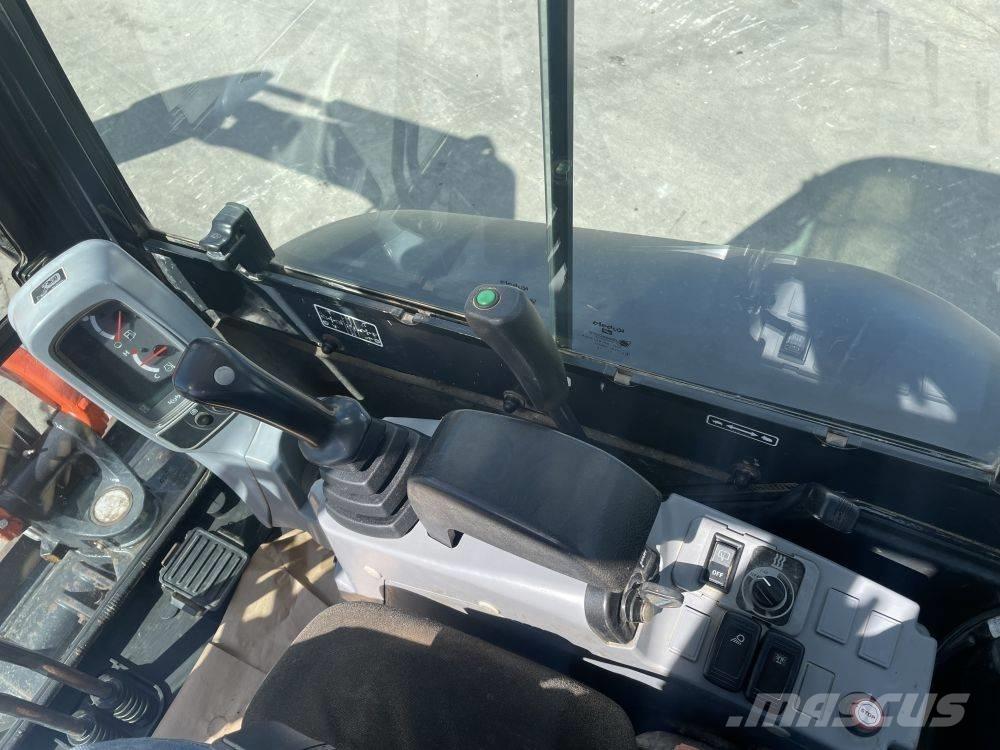Kubota U 27-4 ミニ油圧ショベル 7t以下（ミニユンボ・ミニディガー）